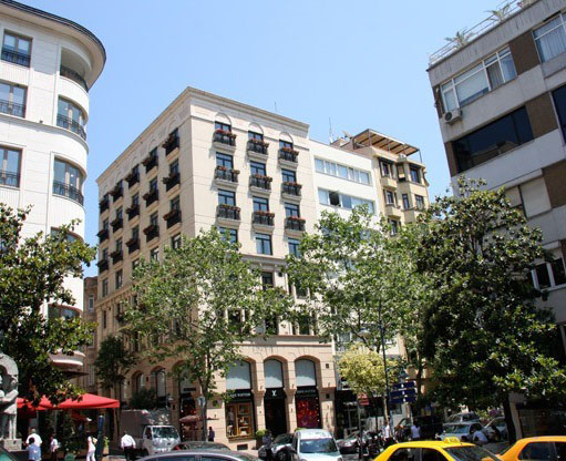 Set your business apart with an address package at Servcorp Louis Vuitton Orjin Building in the heart of Istanbul.